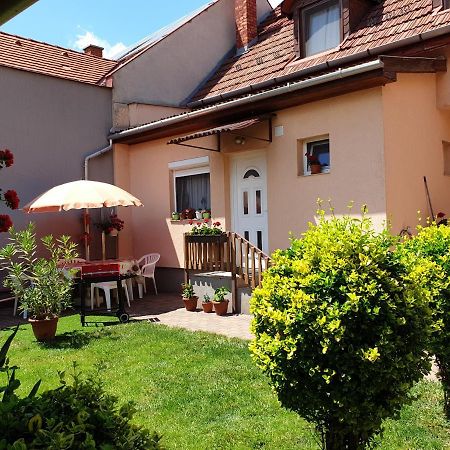Renata Vendeghaz Hotel Eger Exterior foto