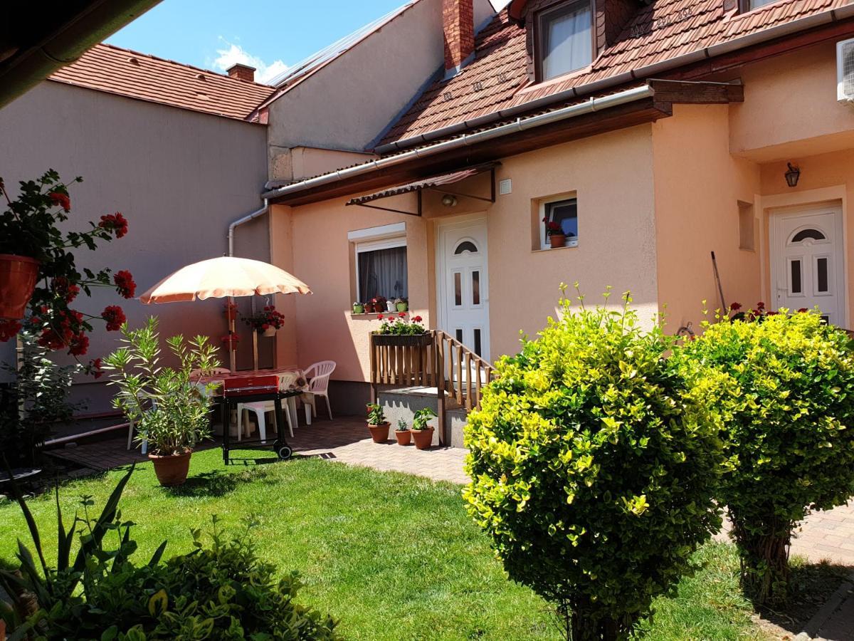 Renata Vendeghaz Hotel Eger Exterior foto